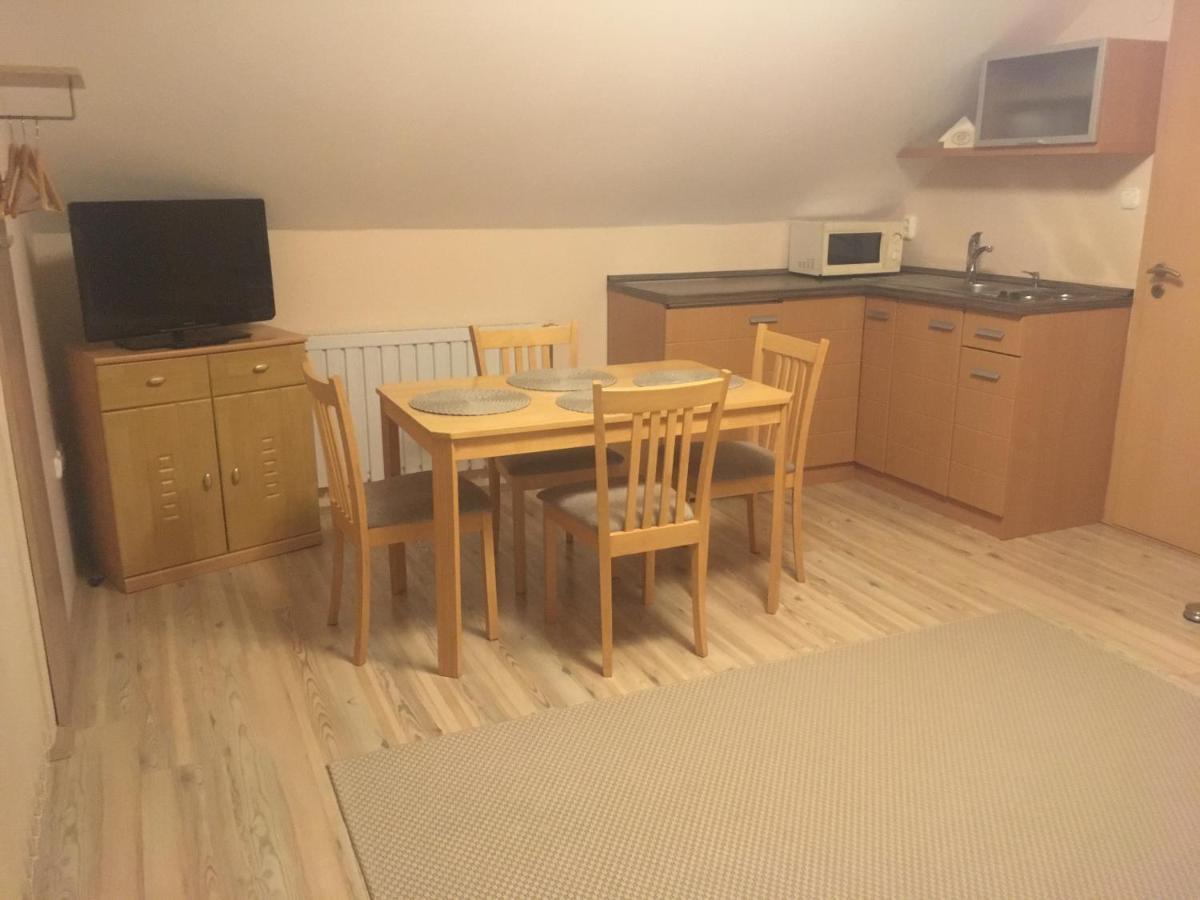 Anonim Apartman Villány Esterno foto